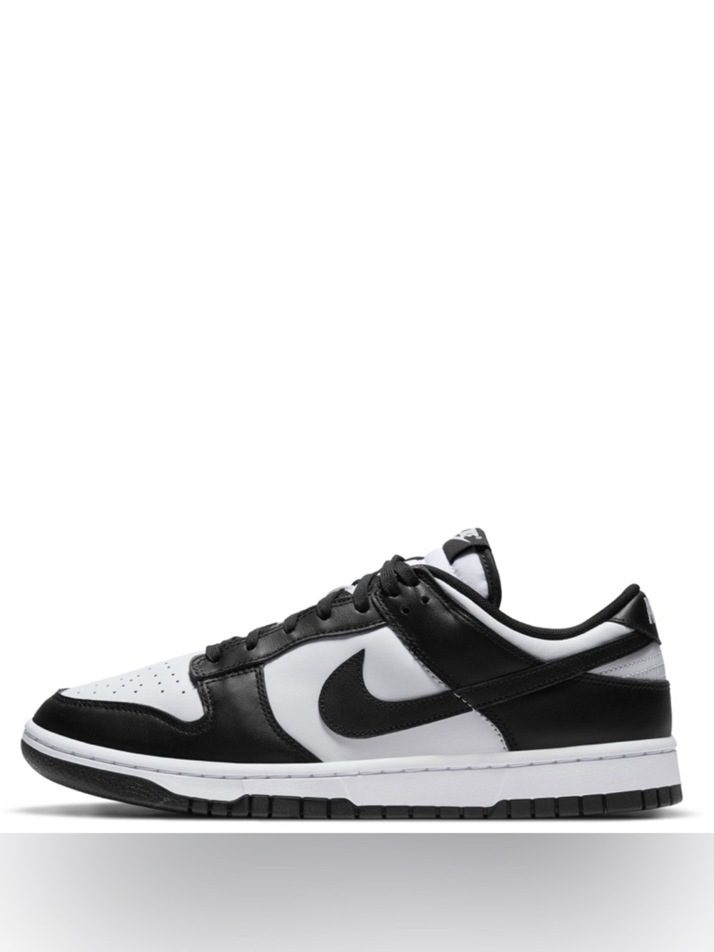 Nike / Dunks / White+Black / women’s 9.5